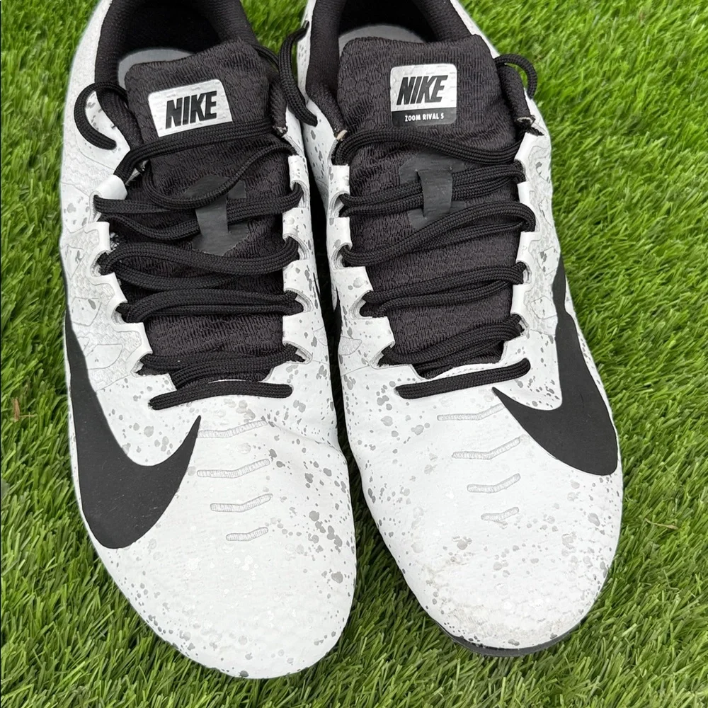 Nike shoes running active